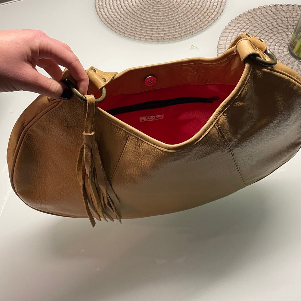 Beige bag with Pom Pom